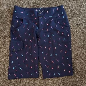 Shredly shorts size 4